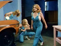 19yo Garage Girls (1981)